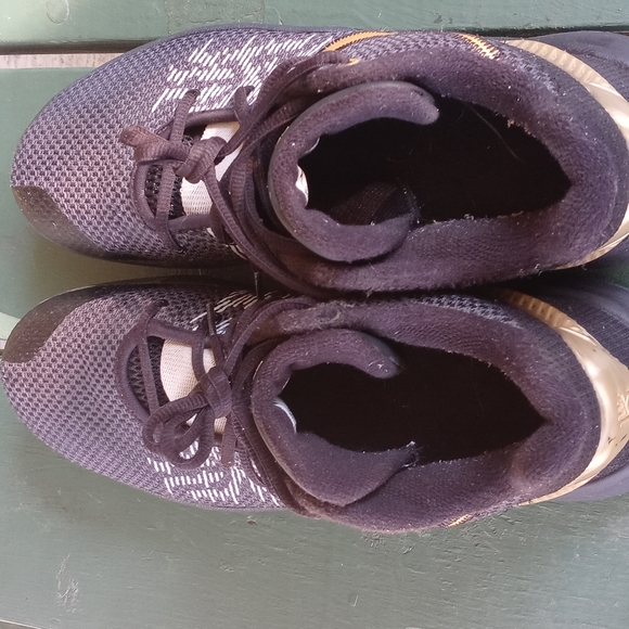 NIKE KYRIE FLYTRAP 2 BLACK SNEAKERS - Picture 5 of 9